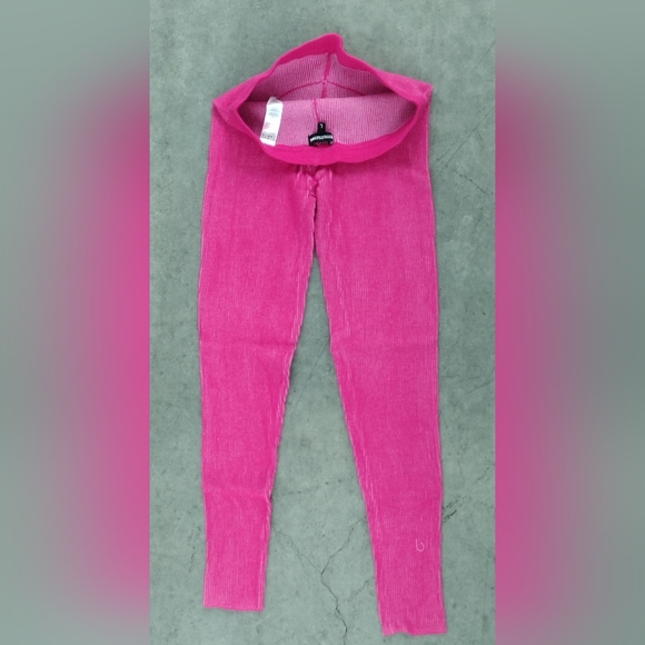 3 Piece Set Pink Top + Sleeves & Leggings - Picture 13 of 16